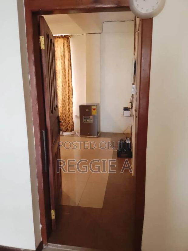 ¢150 a Day, Private Ensuite Bedroom in a Shared Flat · Photo 3