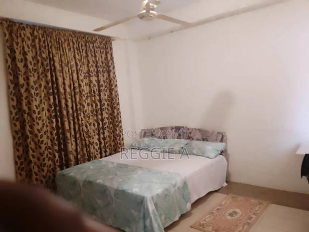 ¢150 a Day, Private Ensuite Bedroom in a Shared Flat · Photo 8