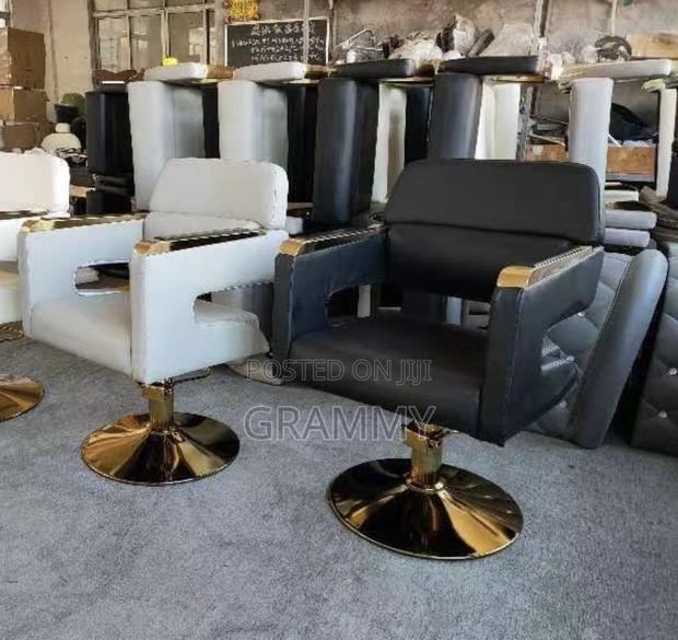 Originally Barbing Chair/Saloon Chair · Photo 1