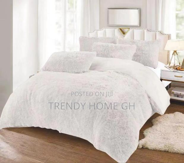6 Pieces Fluffy Duvet Set Soft, Warm Luxury Bedding · Photo 3