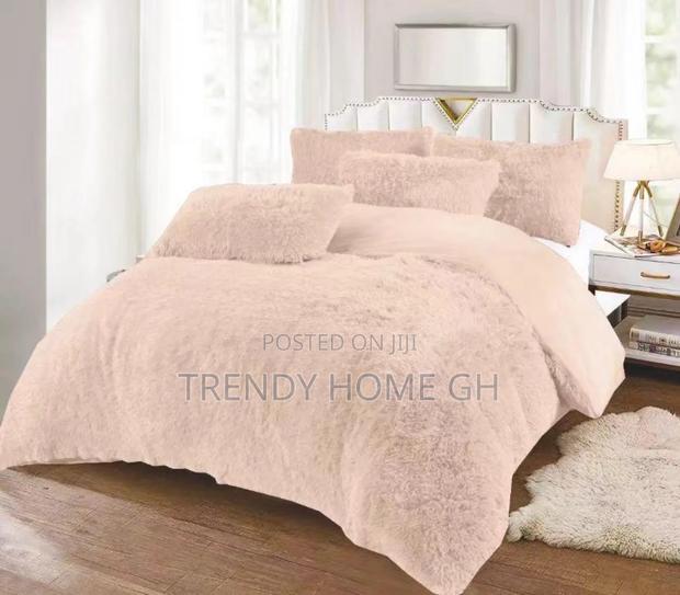 6 Pieces Fluffy Duvet Set Soft, Warm Luxury Bedding · Photo 4