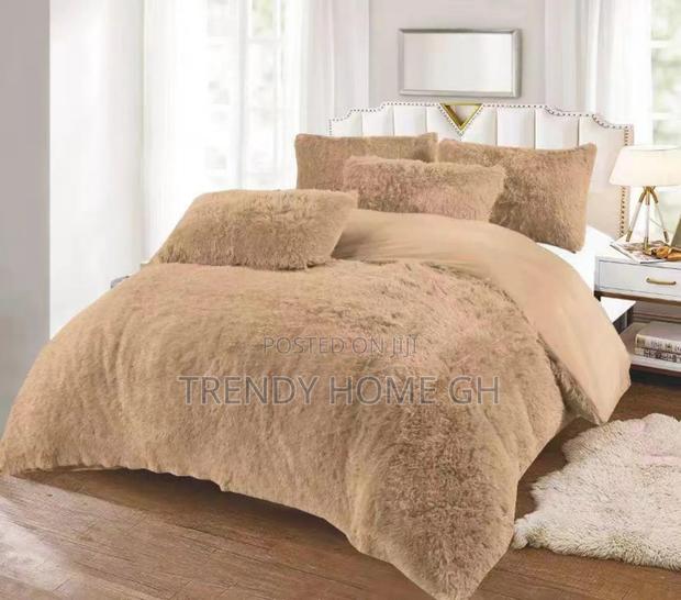 6 Pieces Fluffy Duvet Set Soft, Warm Luxury Bedding · Photo 1