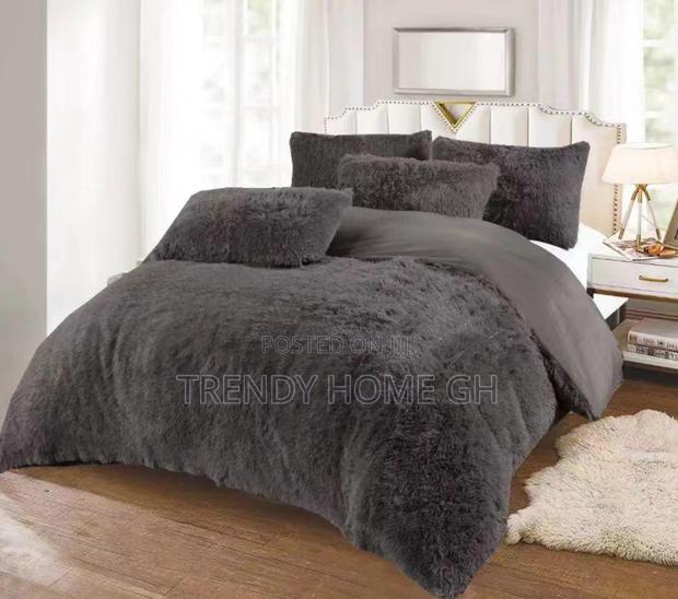 6 Pieces Fluffy Duvet Set Soft, Warm Luxury Bedding · Photo 2