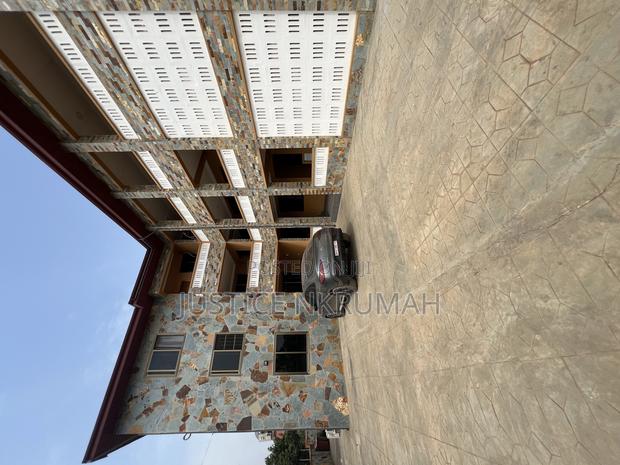 Furnished 2bdrm Apartment in Mr Justice Estate, Old Barrier for rent · Photo 4