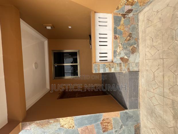 Furnished 2bdrm Apartment in Mr Justice Estate, Old Barrier for rent · Photo 2