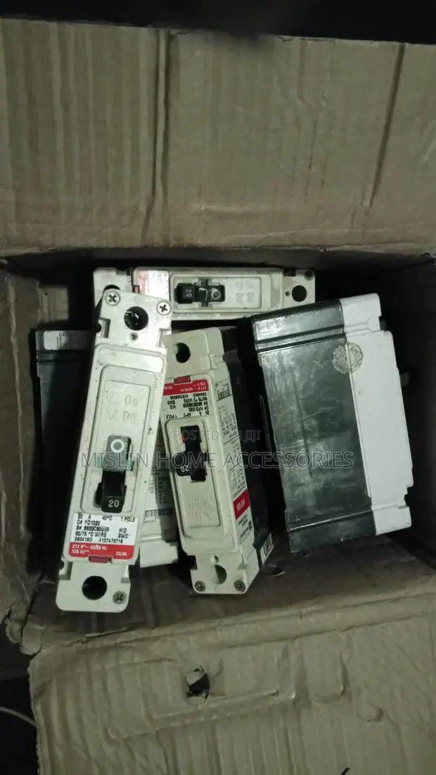 Cutler Hammer / Eaton Ehd1045 Circuit Breaker(Used) · Photo 1