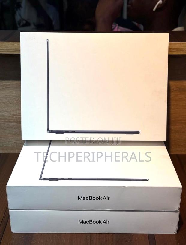 New Laptop Apple MacBook Air 16GB Apple M4 SSD 256GB · Photo 2