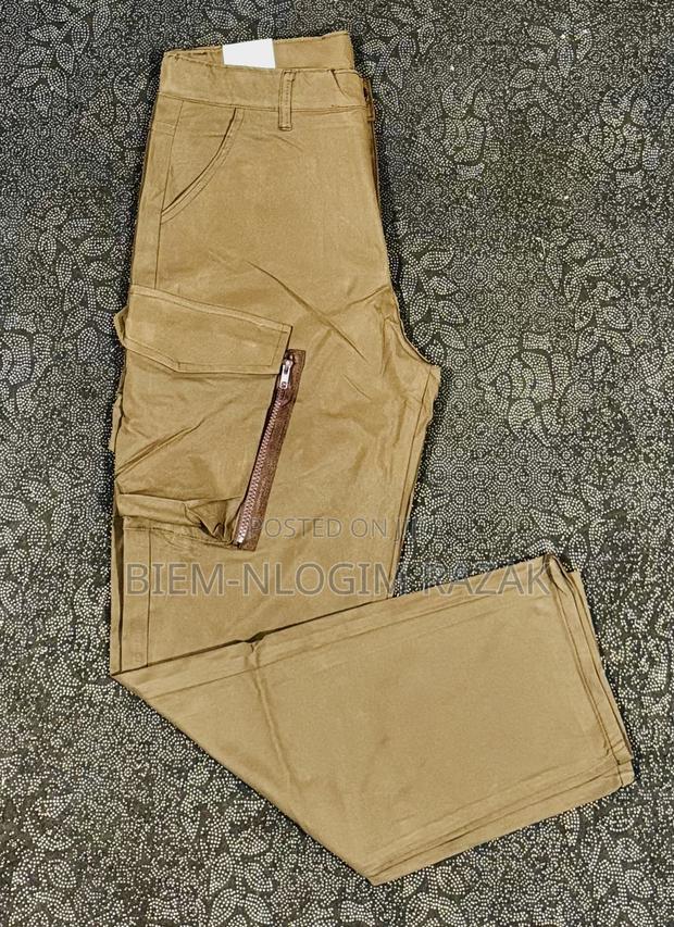 Coffee Color Plain Du Bu Kong Jian N Camouflage Cargo Pants Available · Photo 1