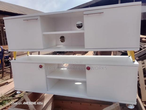 Tv Stand Laminate · Photo 1