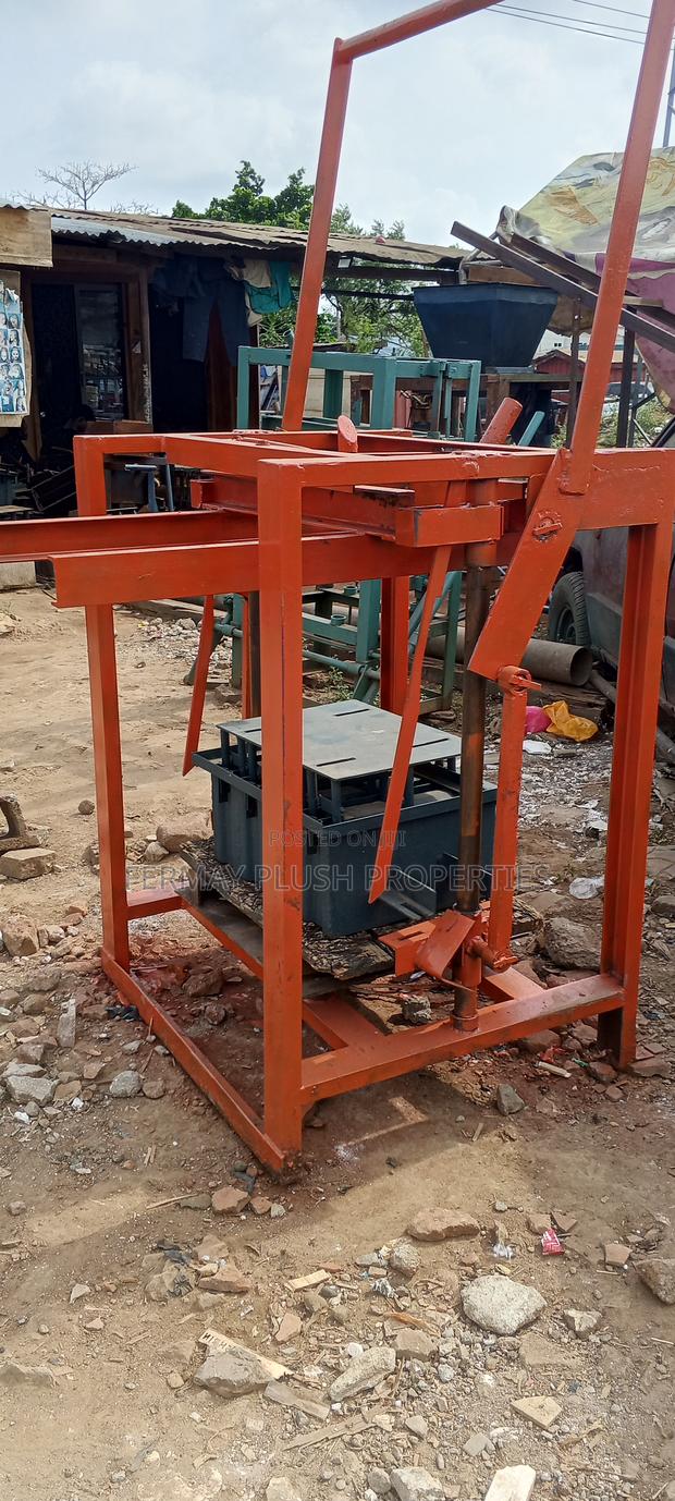 Manufacturing Machine for Blocks · Photo 1