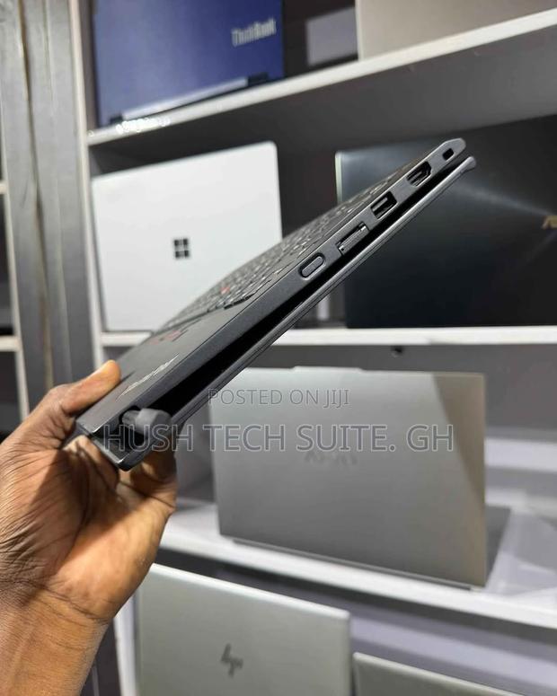 Laptop Lenovo ThinkPad X390 Yoga 16GB Intel Core i7 SSD 256GB · Photo 3