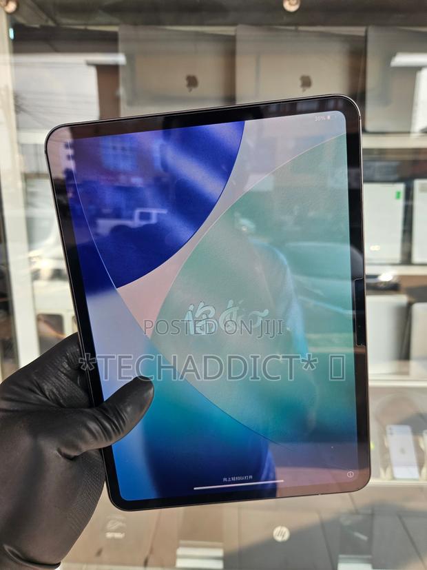 Apple iPad Pro 11 (2025) 256 GB Black · Photo 1