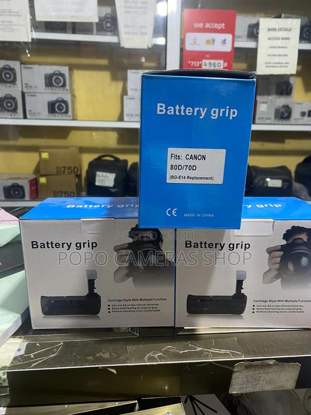Canon Camera Battery Grip · Photo 1