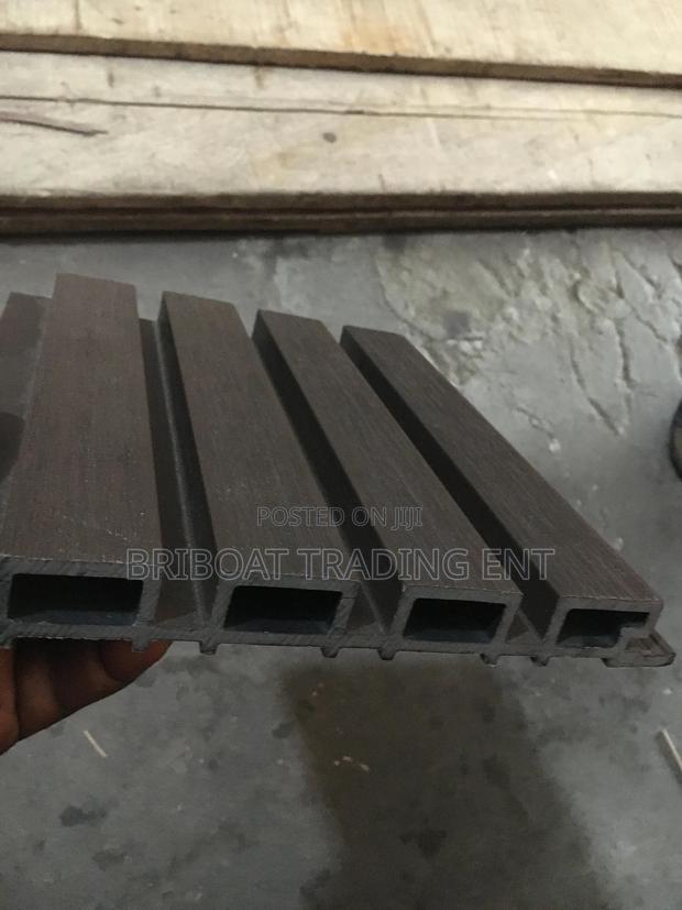 Outside Door Panels · Photo 1