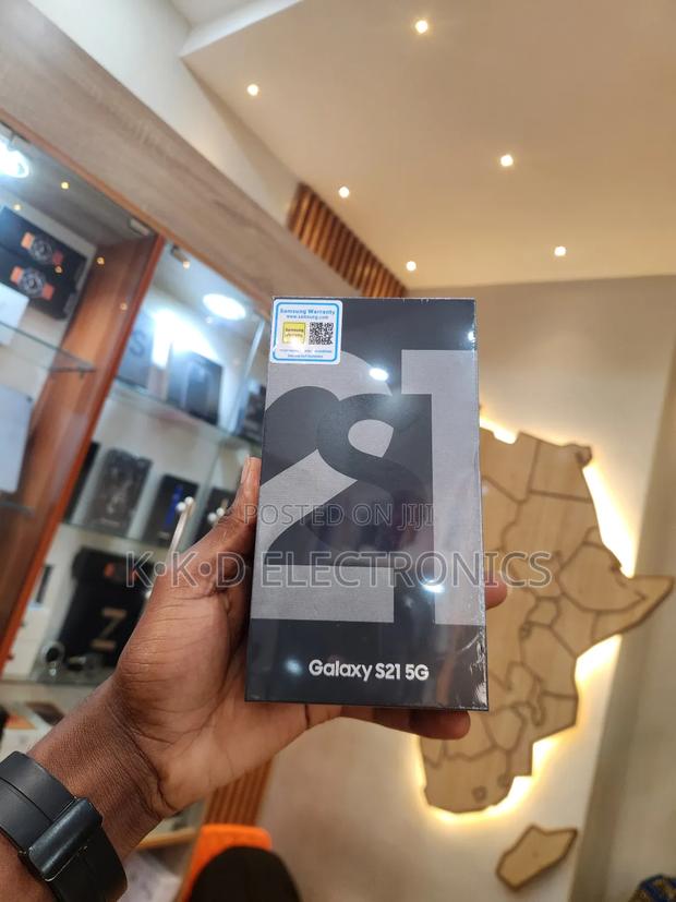 New Samsung Galaxy S21 5G 128 GB Black · Photo 2