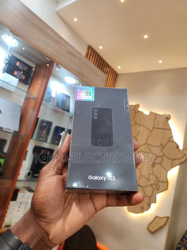 New Samsung Galaxy S23 128 GB Black · Photo 1