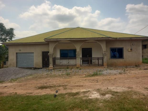 5bdrm House in Kona Odumsi, Kumasi Metropolitan for sale · Photo 1