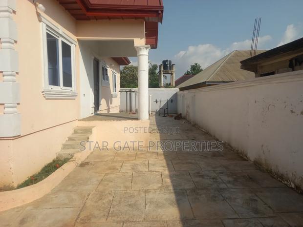 4bdrm House in Owhim Amanfrom, Kumasi Metropolitan for sale · Photo 7