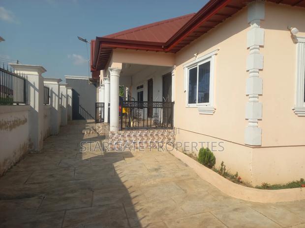 4bdrm House in Owhim Amanfrom, Kumasi Metropolitan for sale · Photo 8