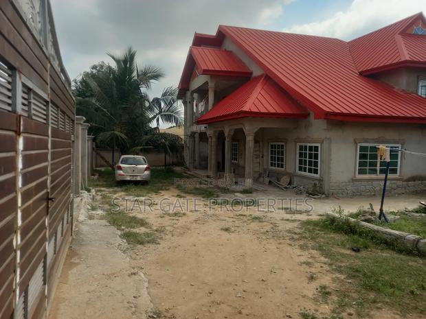 7bdrm House in Kenyasi Abrem, Kumasi Metropolitan for sale · Photo 5