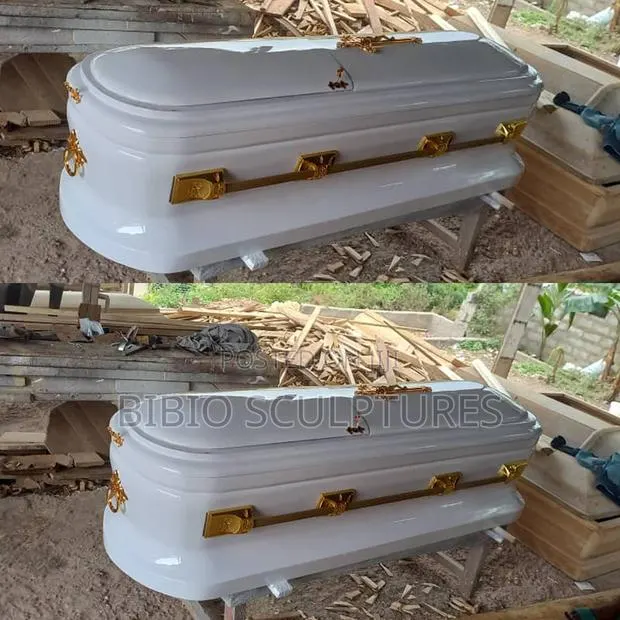 Ivory White Casket · Photo 1