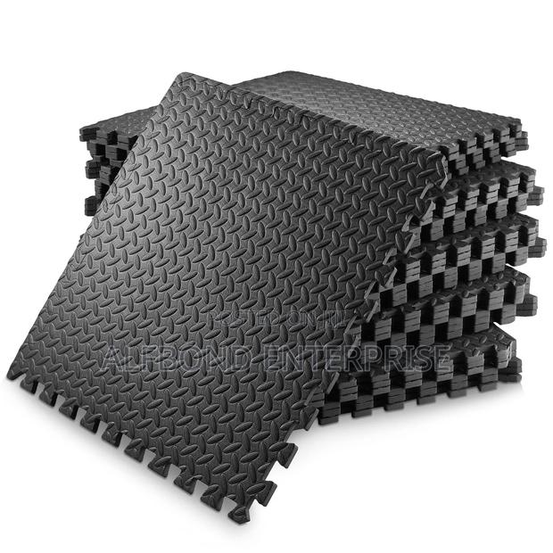 Gym Floor Mat 4ft Square · Photo 2
