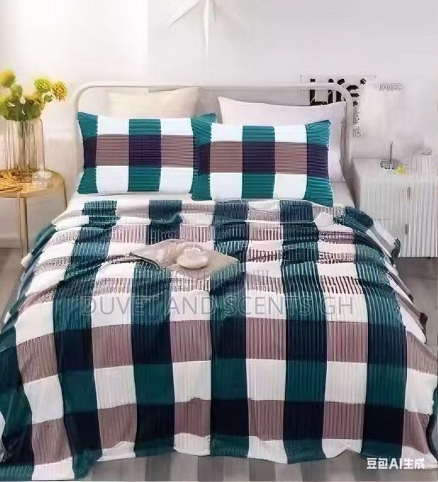 Super Comfy And Fluffy Flannel Blankets With 2 Pillowcases · Photo 5