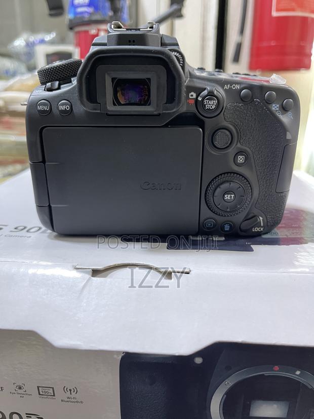 Canon 90d With 18-135mm Lens · Photo 4