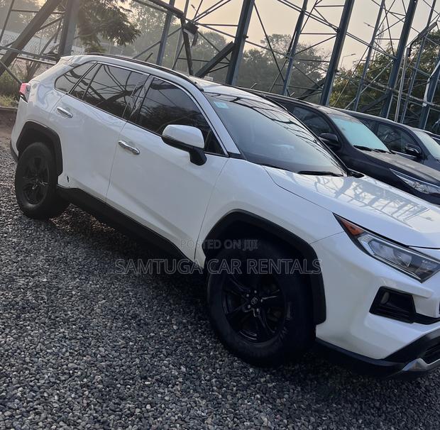 Toyota Rav4 For Rent A · Photo 2