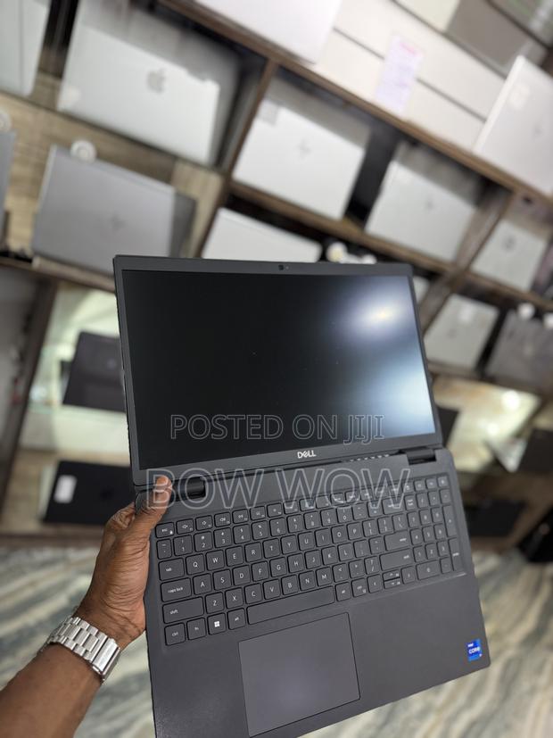 Laptop Dell Latitude 3520 16GB Intel Core i7 SSD 256GB