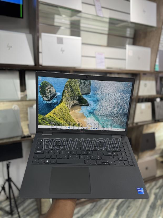 Laptop Dell Latitude 3520 16GB Intel Core i7 SSD 256GB · Photo 3
