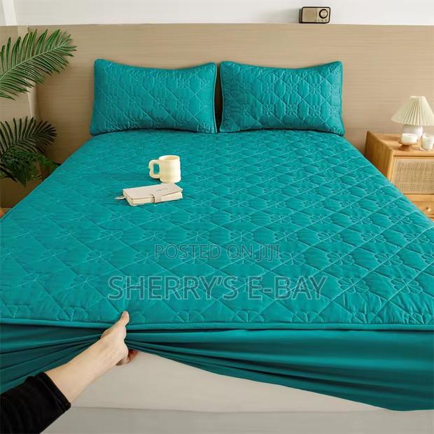 Waterproof Mattress Covers · Photo 4