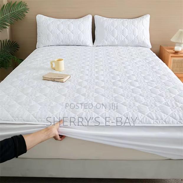 Waterproof Mattress Covers · Photo 2