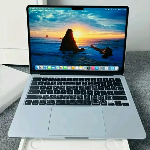 New Laptop Apple MacBook Pro 16GB Apple M3 SSD 512GB · Photo 1