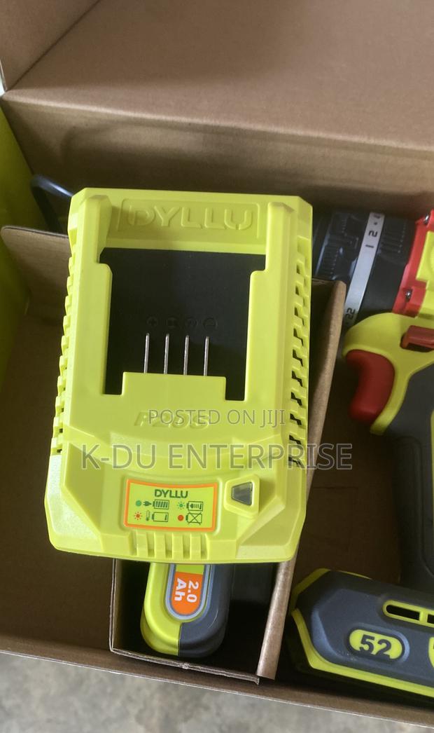Dyllu Cordless Brushless Impact Drill · Photo 4