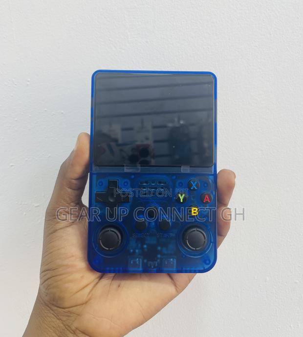 Game Console Retro Game R36s With 10000 Classic Games · Photo 1