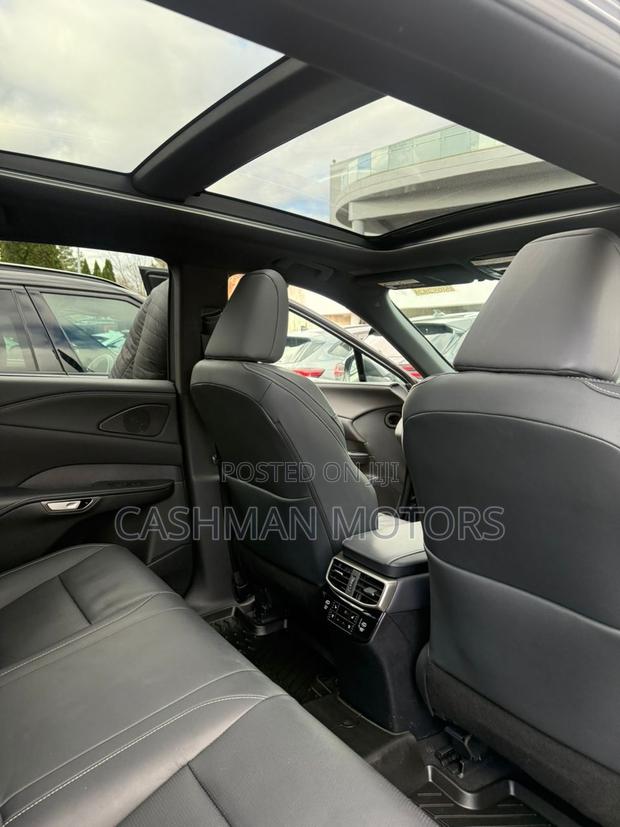 New Lexus RX 2023 Gray · Photo 7