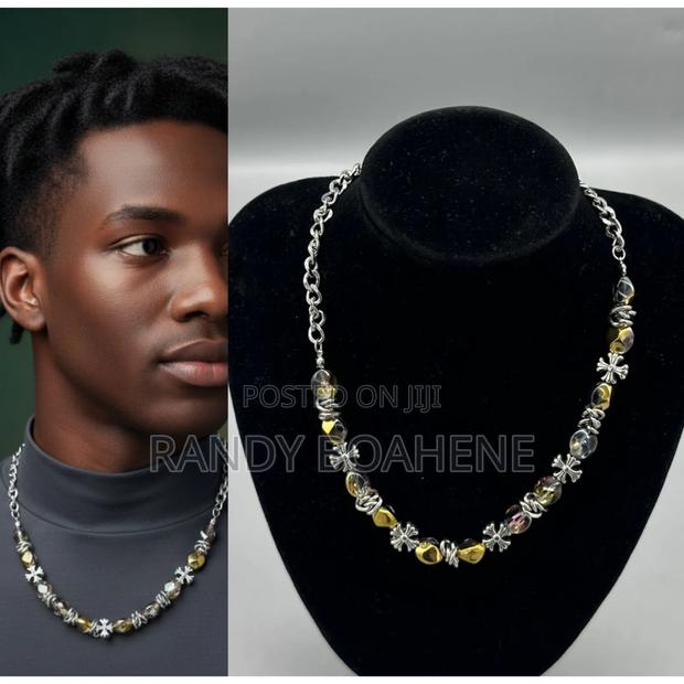 The Gilded Gothic Necklace · Photo 1