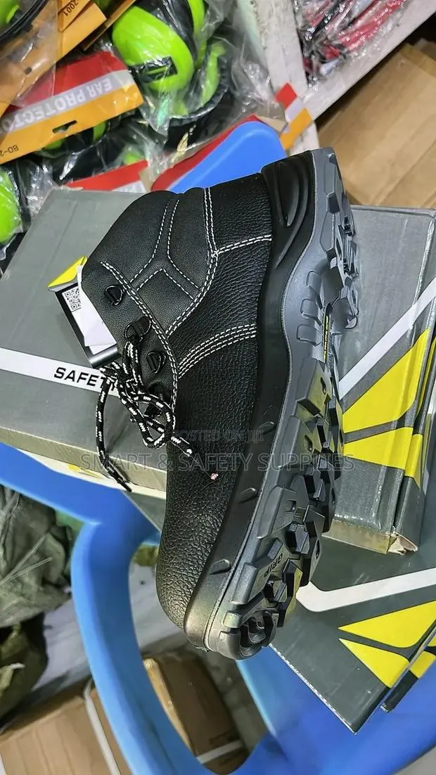 Quality Safety Boots · Photo 2