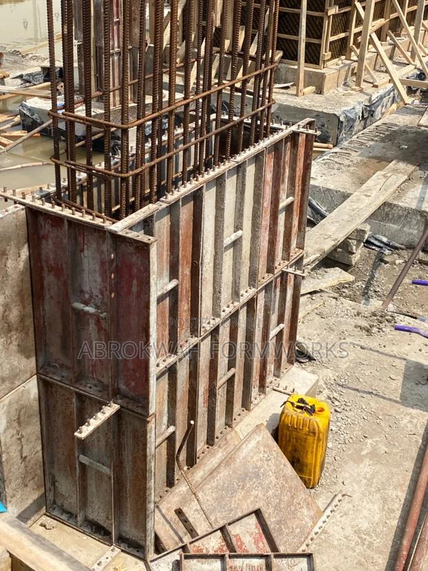 Pillars /Columns/Formworks/Molds/Metal/Adjustable · Photo 1