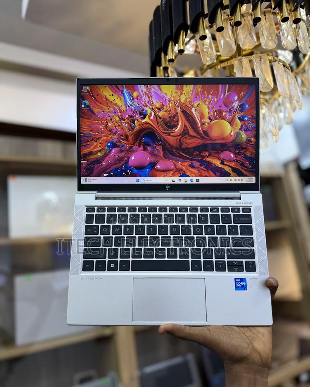 Laptop HP EliteBook 830 G8 16GB Intel Core i7 SSD 512GB · Photo 4