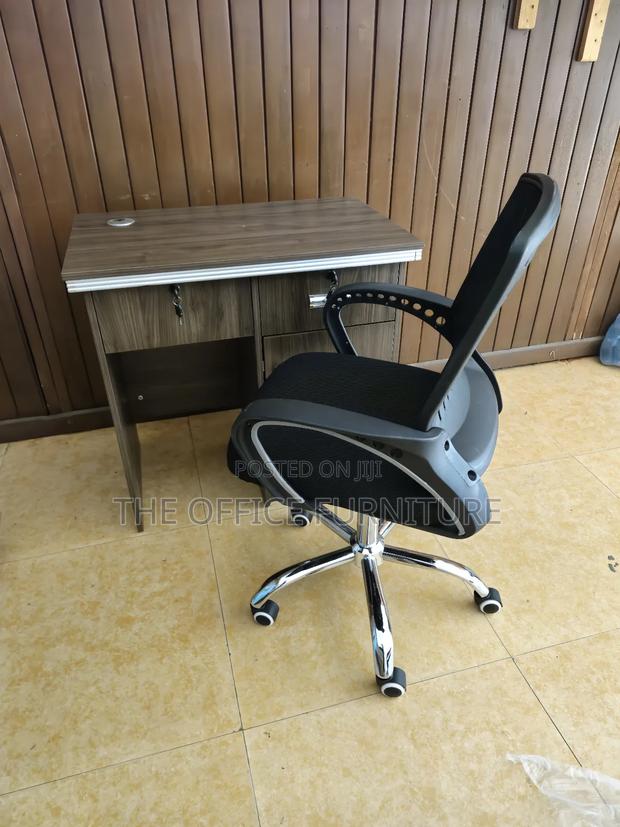 Promotion (Table and Chair) · Photo 2
