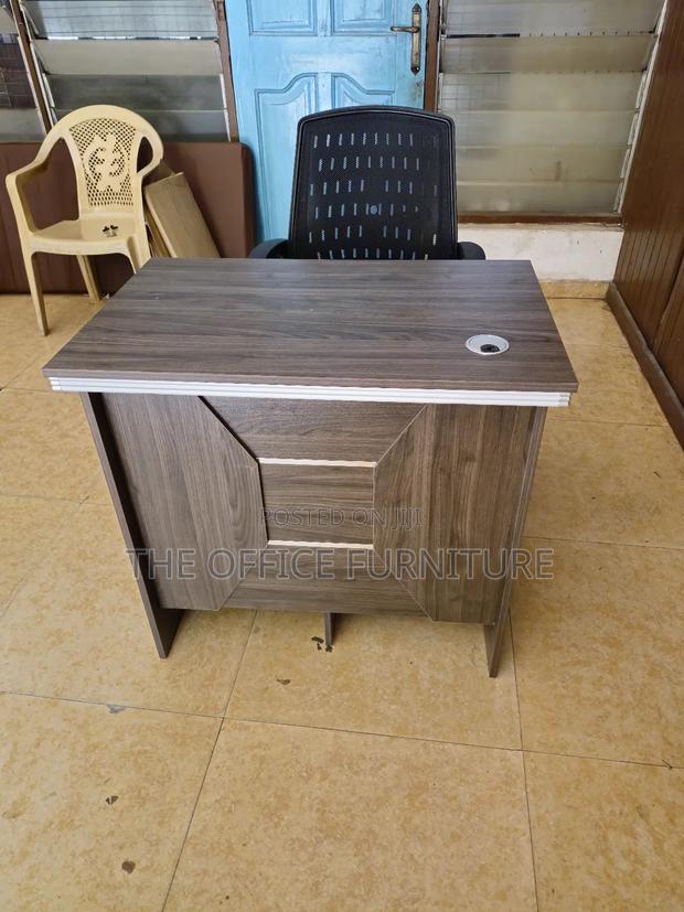 Promotion (Table and Chair) · Photo 3
