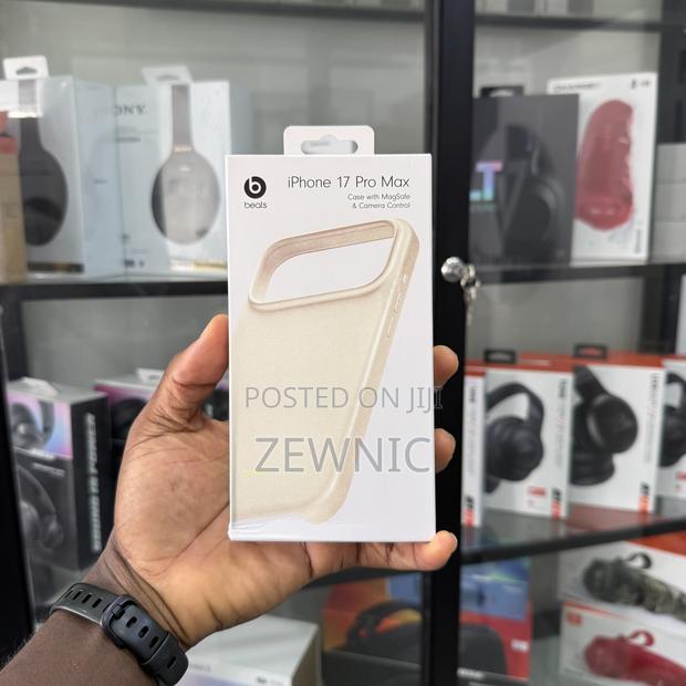 Beats iPhone 17 Pro Max Case With Magsafe and Camera Control · Photo 3