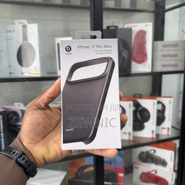 Beats iPhone 17 Pro Max Case With Magsafe and Camera Control · Photo 4