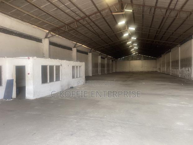 1300 SQM Warehouse at Dzorwulu for Rent · Photo 8
