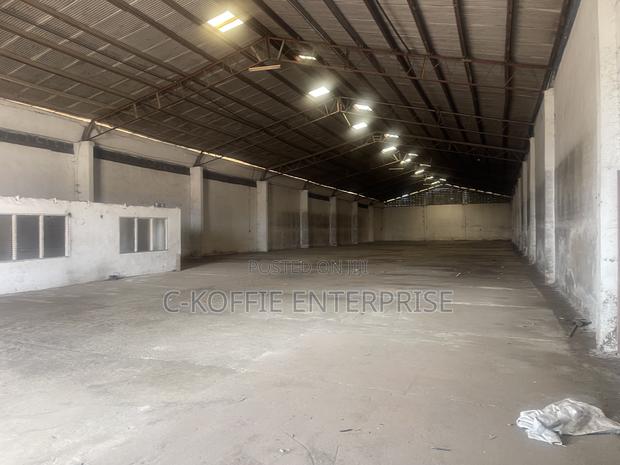 1300 SQM Warehouse at Dzorwulu for Rent · Photo 5