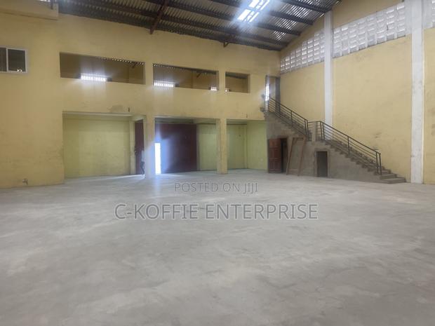 330 SQM Warehouse at Spintex for Rent · Photo 2