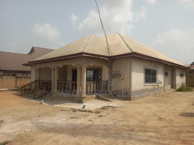 6bdrm House in Kenyasi Adwumam, Kumasi Metropolitan for sale · Photo 5