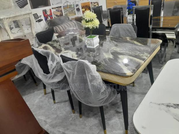 Marble Dinning Table · Photo 2